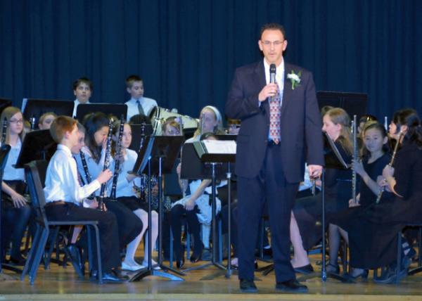 2015-03-24_Mr. Christopher Thompson�� MS Band Director �����ֶ�ָ�ӿ���˹�и�������ɭ��ʦ0001.JPG