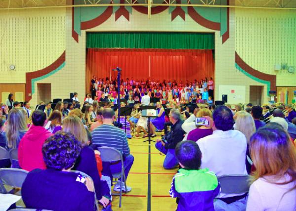 2015-04-23_Sixth-Grade Spring Concert ��һ�������ֻ�10001.JPG