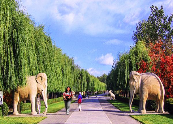1999-09-30_Ming Dynasty Tombs_Great Red Gate Triumphal Arch ʮ���ꡤ����ʽ���δ����-10001.jpg