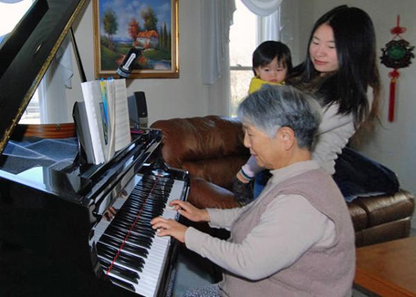 11-22-12_ Be Thankful w Happiness ���Ҹ��Ĵ�м�0001.JPG