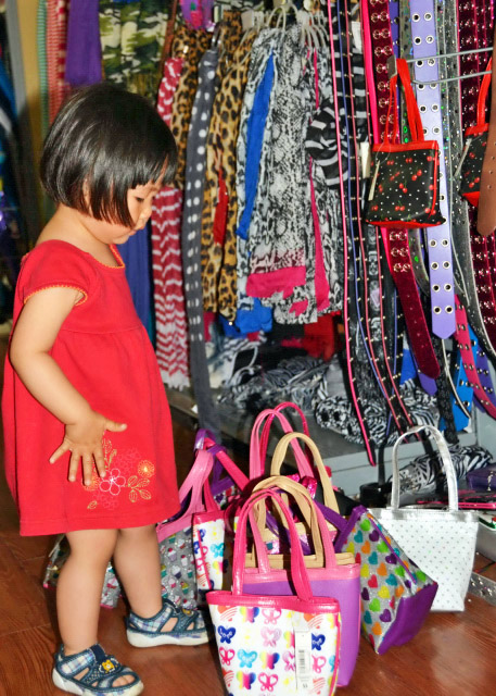 06-01-13_ Walmart_Colors of the Spirit �����Ų�-260001.JPG