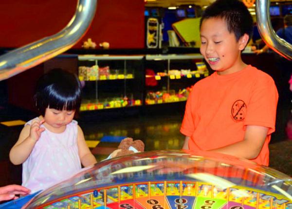 2013-06-14_Adele-Aiden_Wheel of Fortune @ Happy Tymes �Ҹ��r�⡤���\�D݆-100010001.JPG