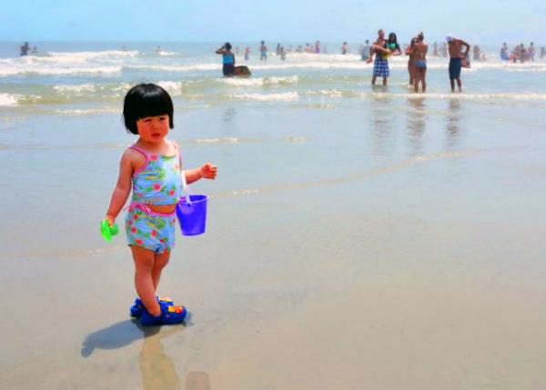 2013-07-04_Tian_Beachcombing Girl �Ϻ�С�-400010001.JPG