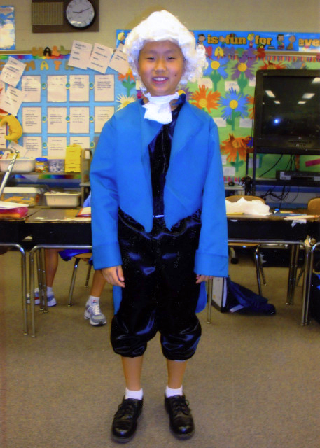 006_06-01-12_Biography ������ƽ0001.JPG