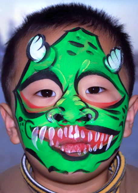 2006-12-28_Sea Monster Painting ��������0001.JPG