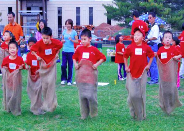 10-24-10_ Gunny Sacks Race0001.JPG