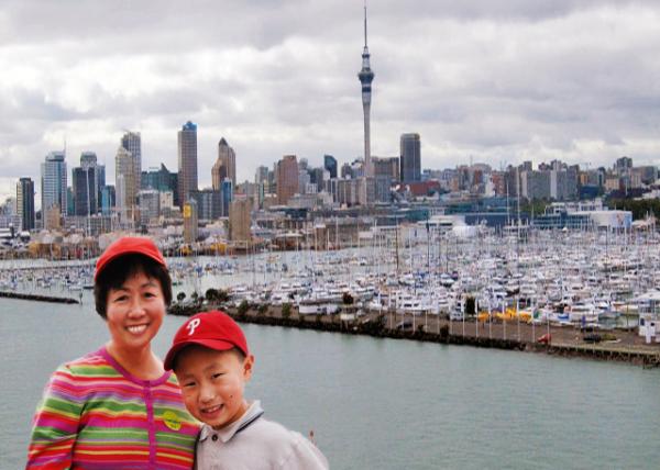 2009-12-18_Yachts Moored @ Westhaven Marina ��ͧͣ����������ͧ��ͷ-10001.jpg