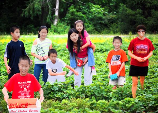 2012-06-17_Kids @ Strawberry Field0001.JPG