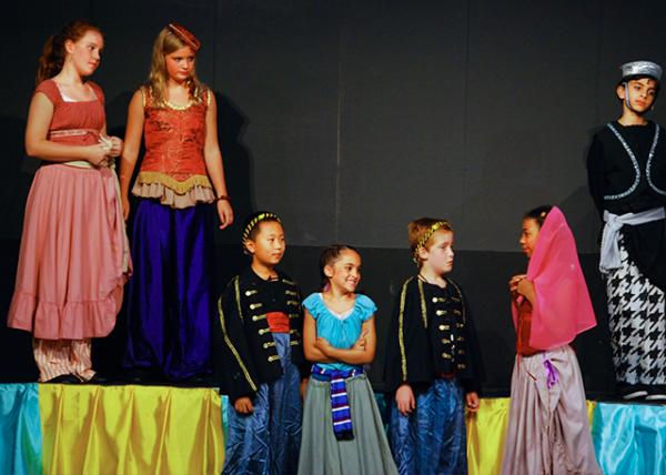 02_2011-07-22_Friend Like Me (Bows)-20001.jpg