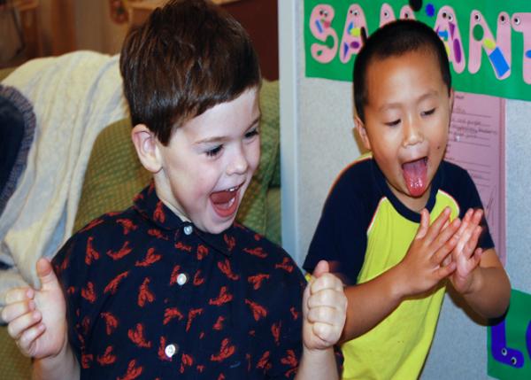 2007-08-30_Dance w Noah0001.JPG