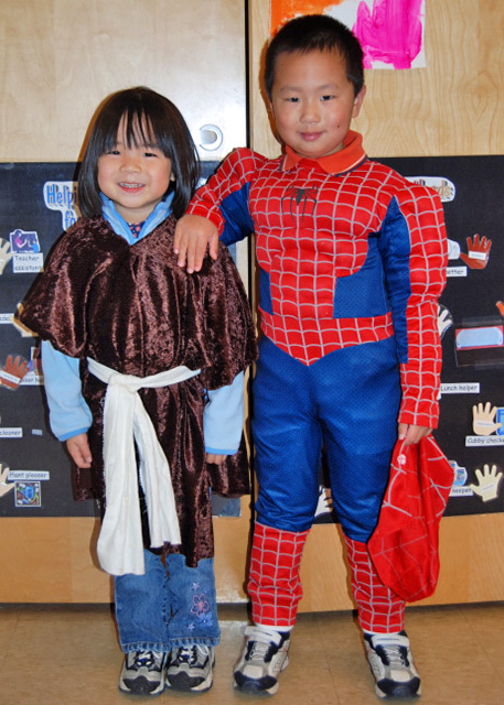 2007-10-31_Aiden-Katie @ Pre-Kindergarden of UGCLC0001.JPG