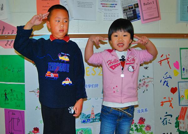 2008-10-19_Salute to Our Poster w Alice0001.JPG