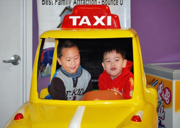 2007-12-01_Josh 5th B-D @ Bounce U0001.JPG