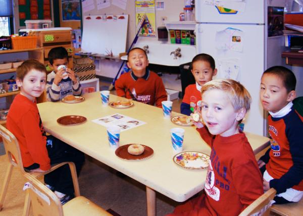 2008-10-22_Breakfast @ Kindergarten0001.JPG