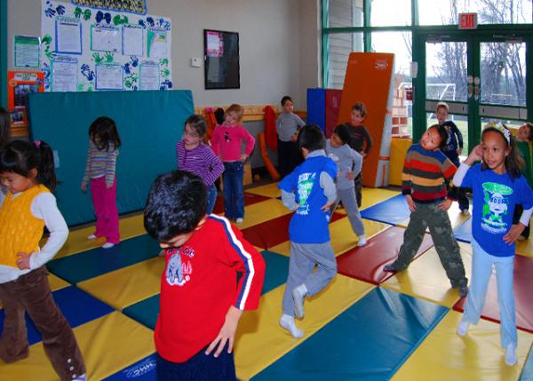 2008-11-26_Jr. Gym @ UGCLC-50001.JPG