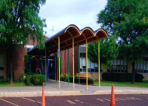 2009-09-08_Montgomery Elementary School Entrance0001.JPG