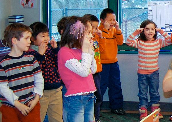 2009-02-13_Friendship Choir @ Kindergarten of UGCLC �Ϲ��ڵ��׶�԰ѧǰ�ࡤ����֮��0001.JPG