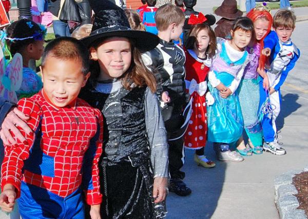 2008-10-31_Hallowen Parade @ UGCLC �Ϲ��ڵ��׶�԰����ʥ������0001.JPG