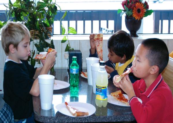 2009-11-14_Pizza Party & Soccer Trophy Ƥ���ۻ������򽱱�0001.JPG