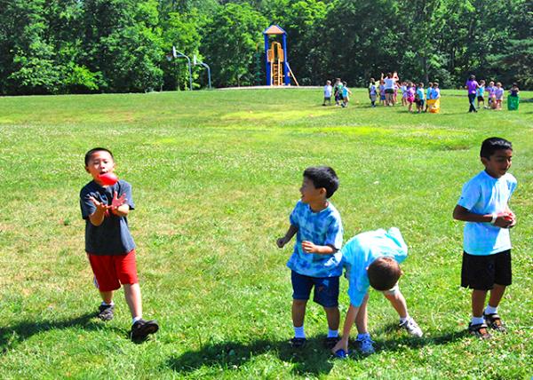 06-18-10_ Water Balloon Fight ��ˮ��0001.JPG