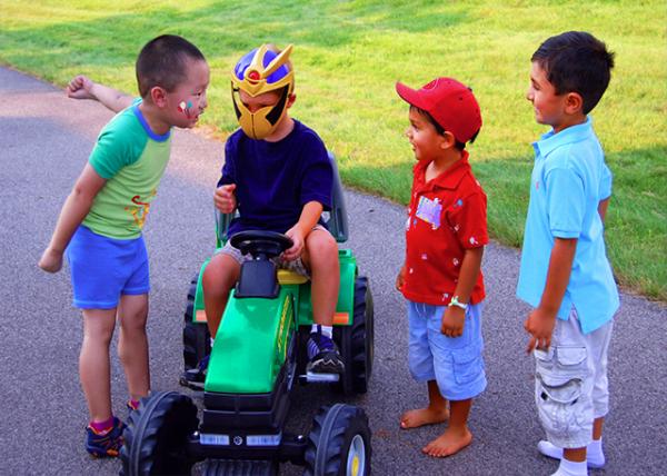 2007-08-25_Fight Bad Etiquette to Jump a Queue for Ride0001.jpg