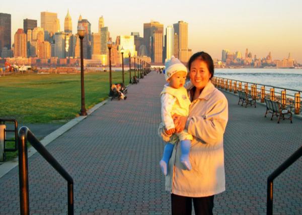 2003-11-22_Liberty State Park Walkway toward Exchange Place in Jersey City0001.JPG