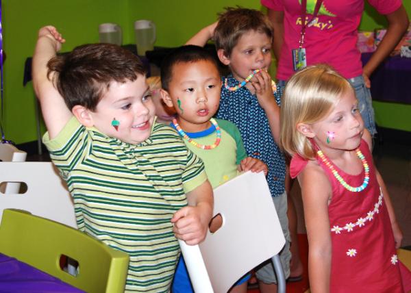 2007-07-15_Pin the tail on the Donkey @ Ricky's Candy, Cones and Chaos  �����ǹ����������־�ꡤ��¿��β��0001.JPG