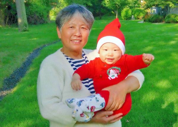 2003-09-10_Grandmom-Aiden_Fall Outing ����0001.JPG