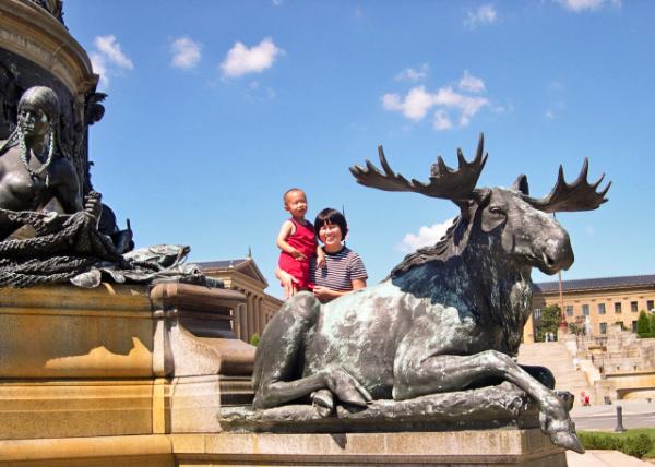 2005-09-03_Elk @ Eakins Oval ����˹��Բ����¹-10001.JPG