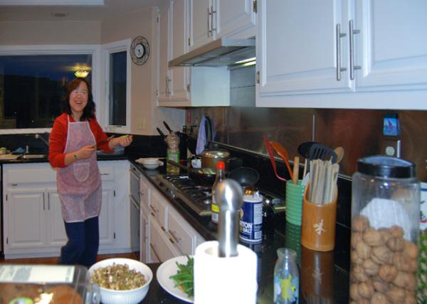 2009-03-07_Linhai @ Kitchen0001.jpg