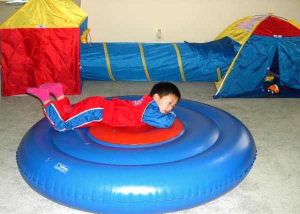 2006-06-04_Bounce Cushion ����0001.JPG