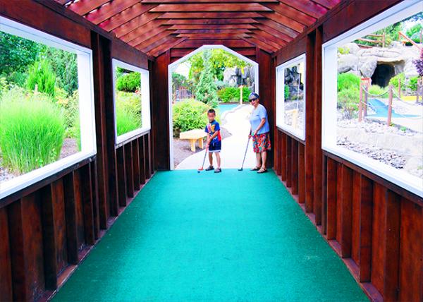 2008-08-25_Garden Minigolf0001.jpg