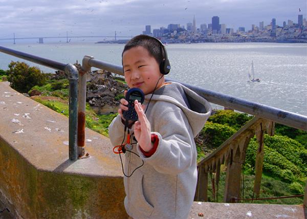 2009-03-14_Alcatraz Island against San Francisco ��ħ���뱳��ľɽ�ɽ0001.JPG