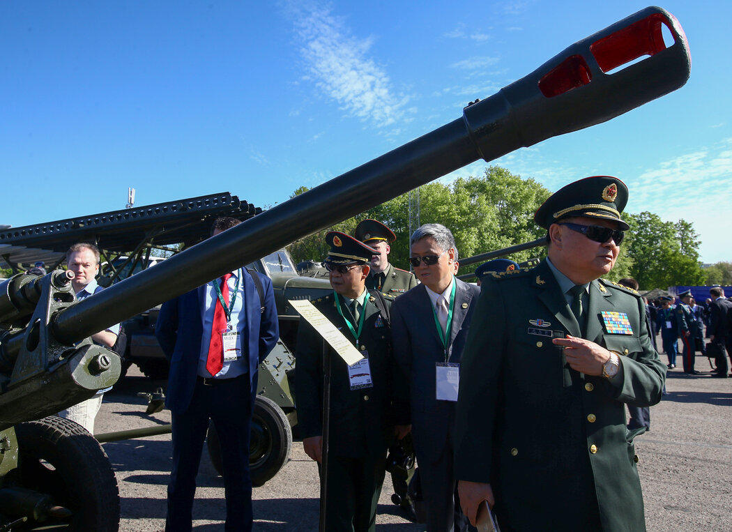 2017年，张又侠在白俄罗斯明斯克举办的武器展上。他于2012年至2017年担任解放军总装备部部长。