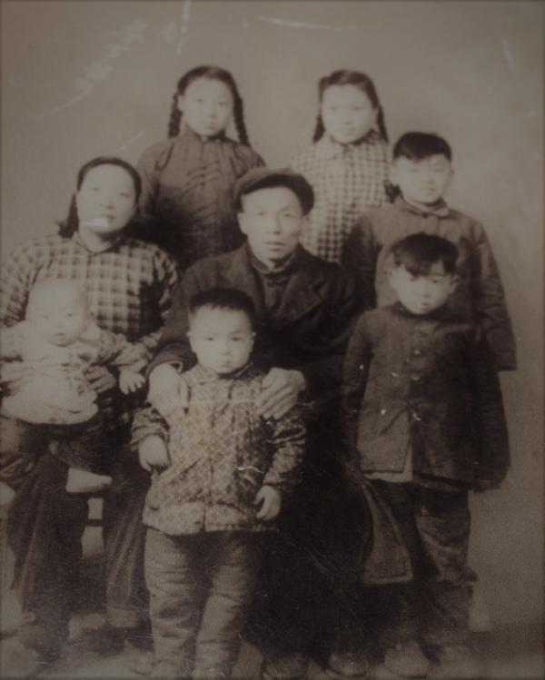 002   A 1958.5.1 IMG_0818 (Custom) - Copy.JPG