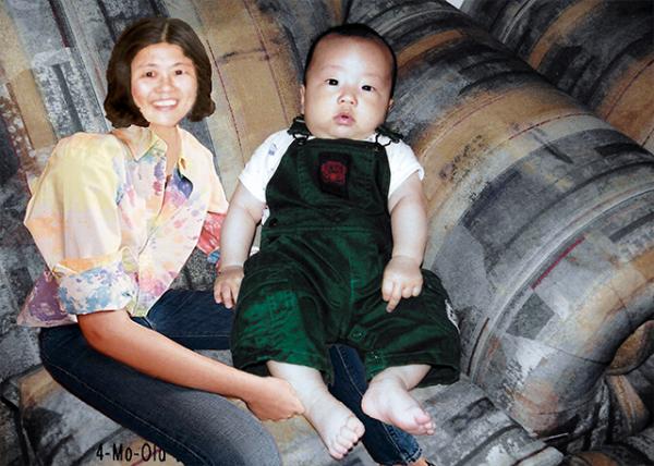 2003-06-24_4-Mo-Old_Sit w Support ֧������-10001.jpg