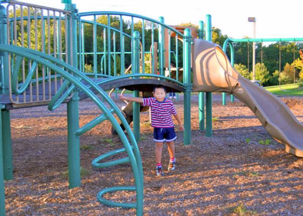 2009-09-19_Slides @ Windlestrae Park ��ݹ�԰������0001.JPG