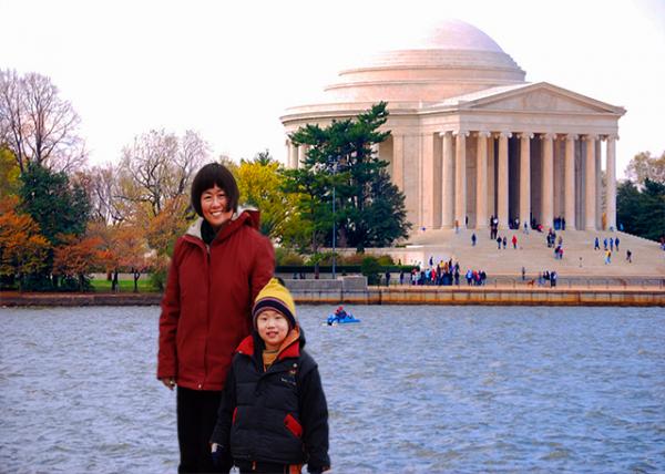 2007-04-07_ Jefferson Mem over Tidal Basin0001.jpg