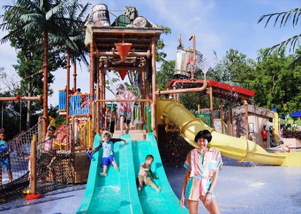 2007-08-18_Waterslide @ Dutch Wonderland0001.JPG