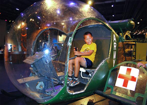 2009-08-25_Hangar Deck @ Intrepid Sea, Air & Space Museum ���޵кš����պ��첩���0001.JPG