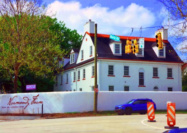 2022-05-15_Normandy Farm Hotel & Conference Center, Normandy Farm Hotel & Conference Center, Originally a 1700s Tavern0001.JPG