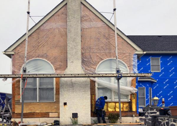 2022-04-18_The Exterior of Family Rm w Leaking but No Interiorly Watermarked Windows, Missing or Improperly Installed Flashing, or Water Infiltration & Mold behind Stucco Walls.JPG