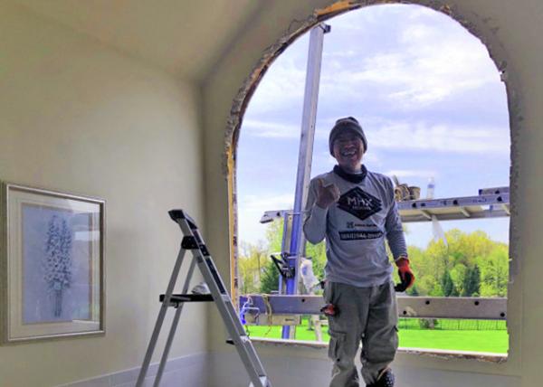 2022-05-03_28_Jose @ MB Window.JPG