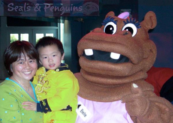 2006-02-05_Meet Hippopotamus Belle @ Adventure Aquarium0001.JPG