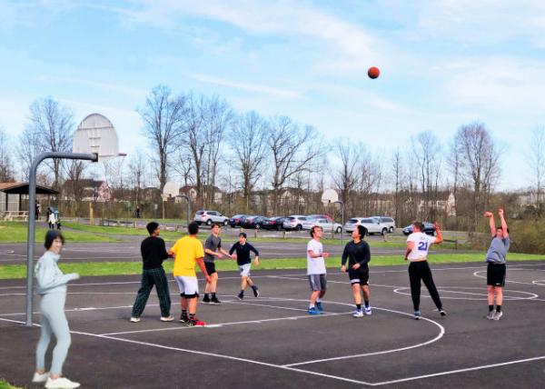 2021-04-03_Rose Twig of Windlestrae Park-30001.JPG