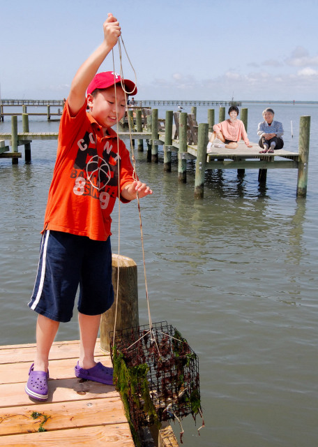 2012-05-26_Crabbing @ Chincoteague0001.JPG