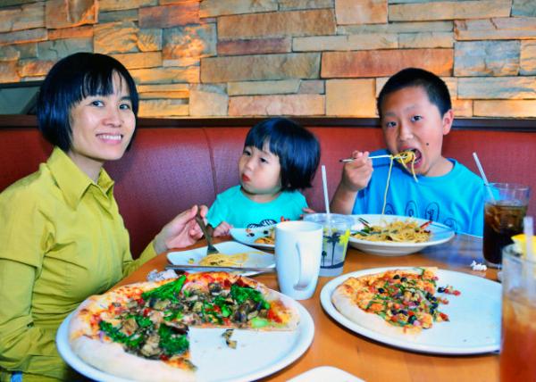 2014-06-22_CA Pizza Kitchen_Spicy Chipotle Chicken Mexican Pizza��������ī��������-10001.JPG