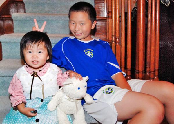 2012-10-05_Toddler-I w 4th -Grader Bro-30001.JPG