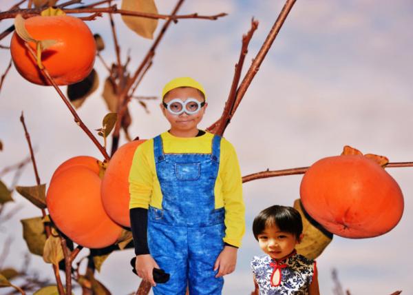 2015-10-31_Kindergartener w 7th- Grader Bro @ Trick or Trade-20001.JPG