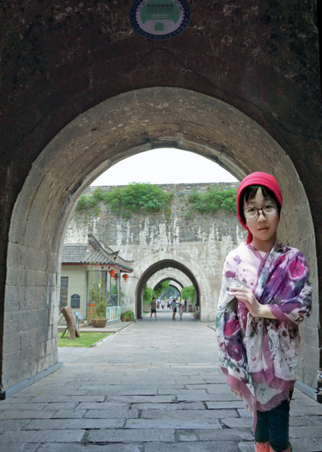 2021-04-05_4th Grader @ Gate of China_4 Arch Gates�л��ń��Ź��-30001.JPG